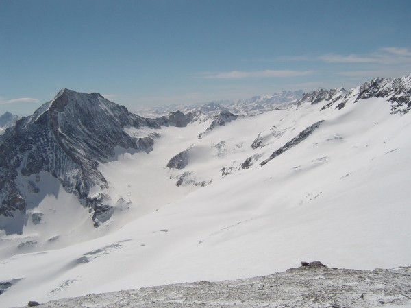 Du Dôme : La vue sur la dent Parrachée, flanquée du Glacier de la Mahure est exceptionnelle