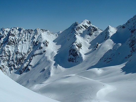 Vue du col : De gauche à droite, col de moretan, cols du gleyzin, passage de Clarbant.