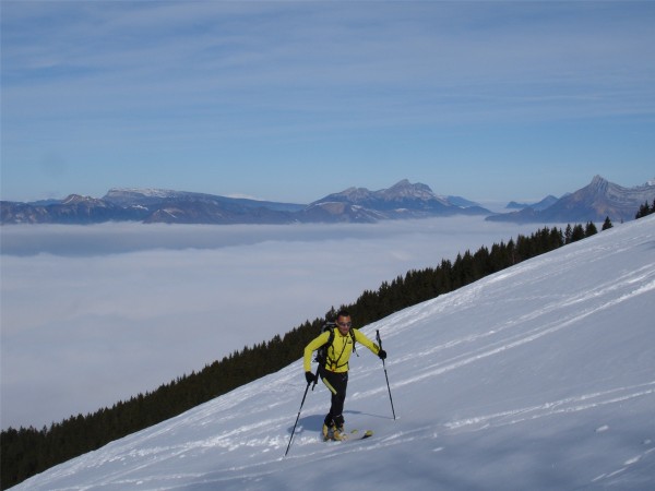 Montée : Romu est en forme aujourd'hui. Il forcera le premier le couloir NE pour atteindre le sommet.