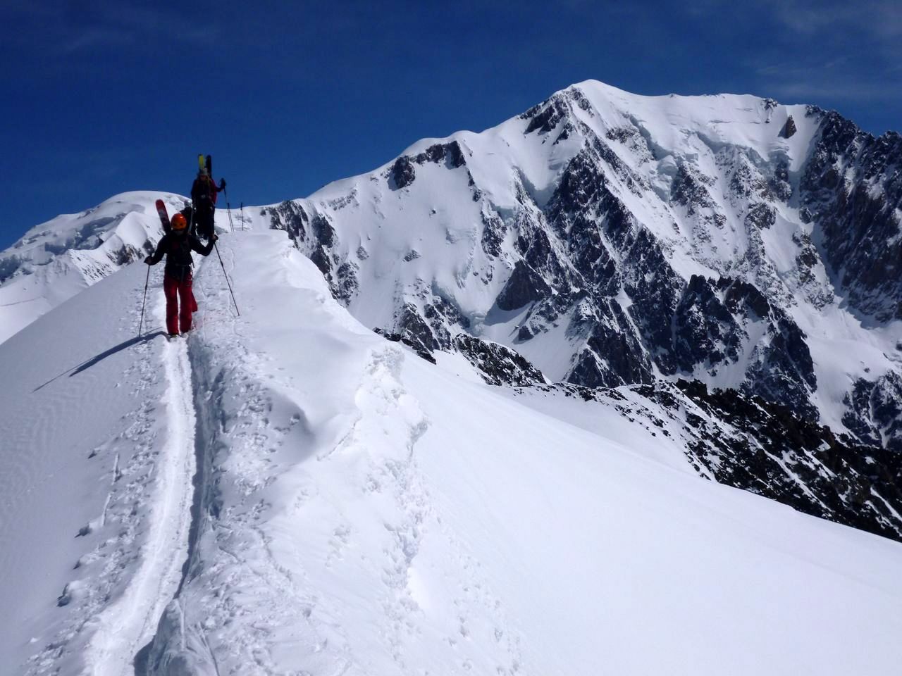 traversée : la traversée peut se faire intégralement en ski.