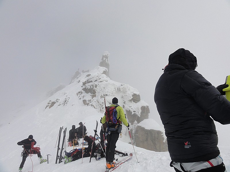 Summit day : Dépôt des skis