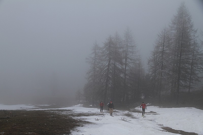 Départ sous la grisaille : Est-ce qu'on verra le soleil aujourd'hui?