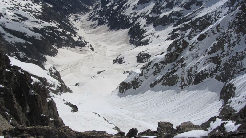 Vue Gale de la montée : On voit bien l'étendue des ravages - Descente en ski difficile