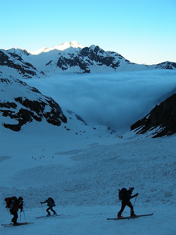 sous le glacier de Surette : les choses sérieuses commencent