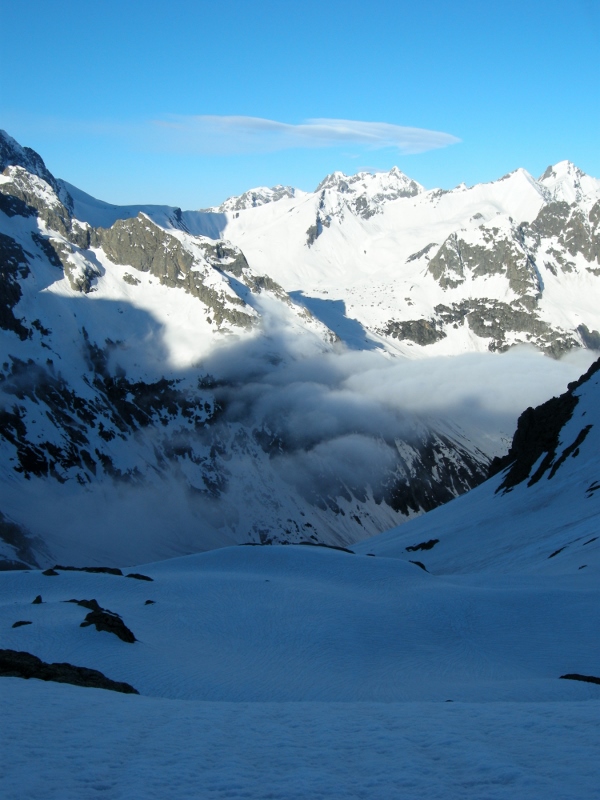 dans la montée aux Rognons : repérage de places de bivouac 4*