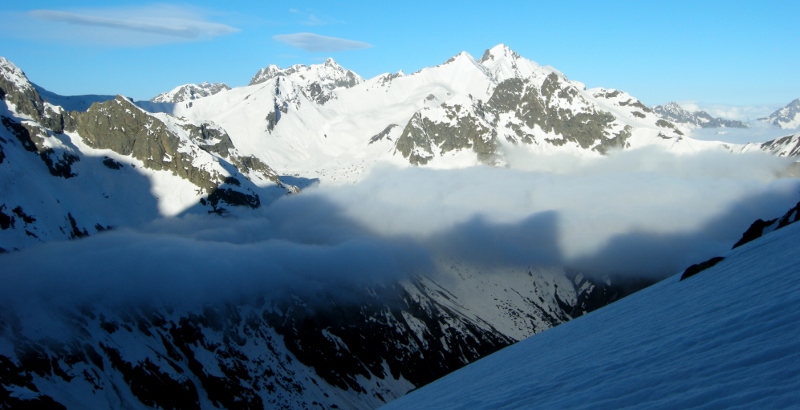 dans la montée aux Rognons : vue vers le secteur de Vallonpierre