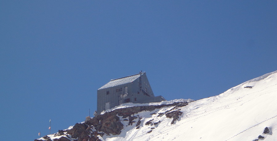 Refuge Théodule : Une excellente adresse, un repas gargantuesque et une ambiance géniale pour un prix modique. Refuge CAI de Turin.
Viva Italia! Vraiment! Et je ne dis pas cela parce que ce sont mes origines!