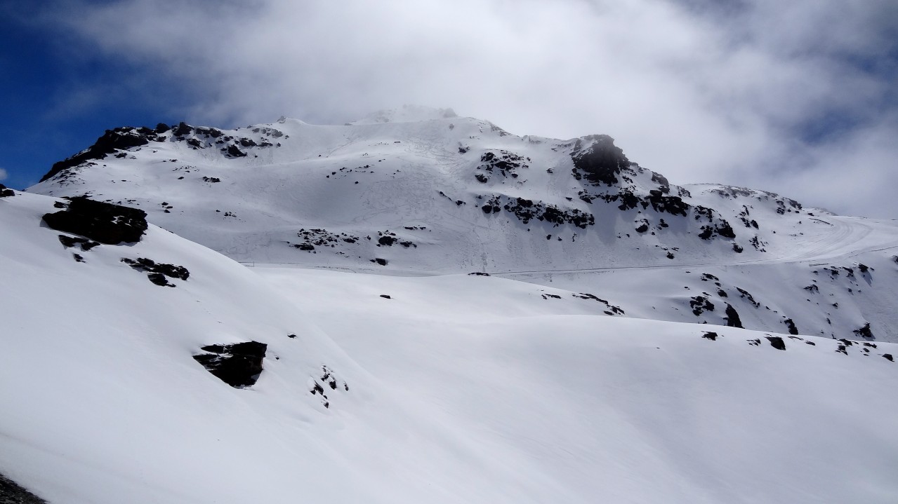 La Cime de Caron : Avant de disparaître de nouveau dans les nuages ...