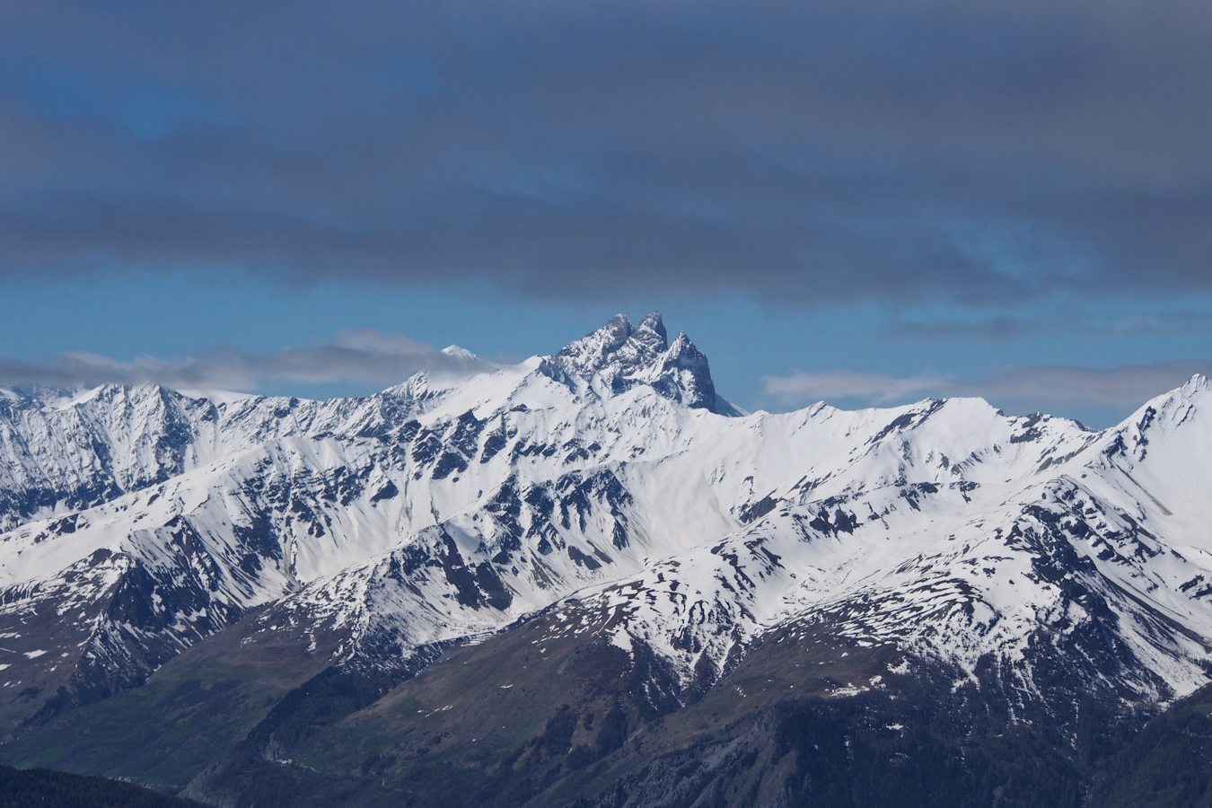 Du Col : Les Aiguilles d'Arves et un peu de ciel bleu.