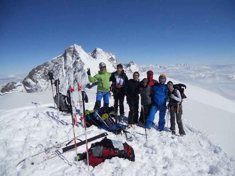 #3 The top! : Le sommet, atteint avec beaucoup de courage pour certains. Trop beau. Tous arrivés. The top! : Le sommet, atteint avec beaucoup de courage pour certains. Trop beau. Tous arrivés.