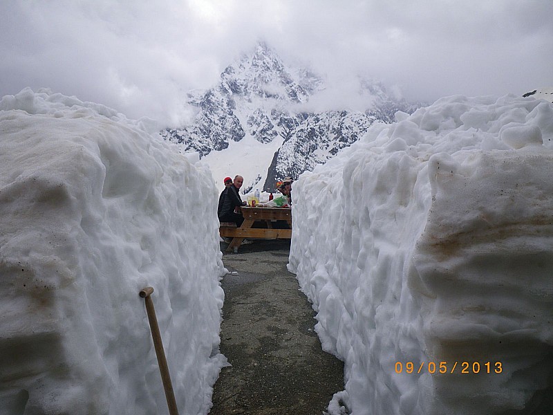 Terrasse au refuge du glacier : Au refuge du glacier blanc