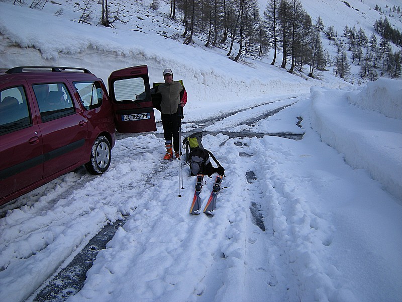 départ : arrêtés par la neige