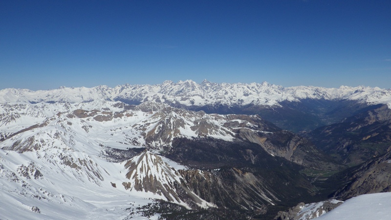 vue bien dégagée sur le massif des Ecrins.