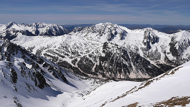 sommet : les pistes d'Isola 2000 enneigées comme en hiver !