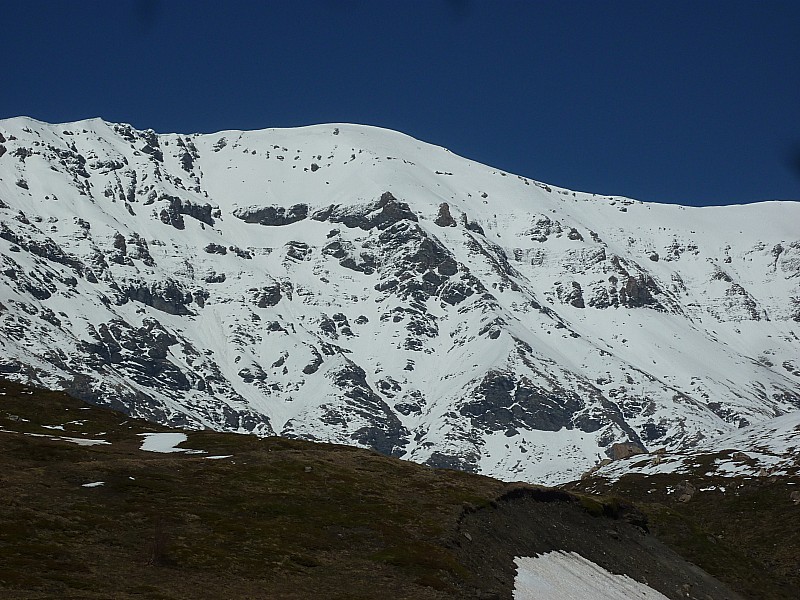Col du Mont Cenis : La Pointe de Ronce vue du lac (vide)
