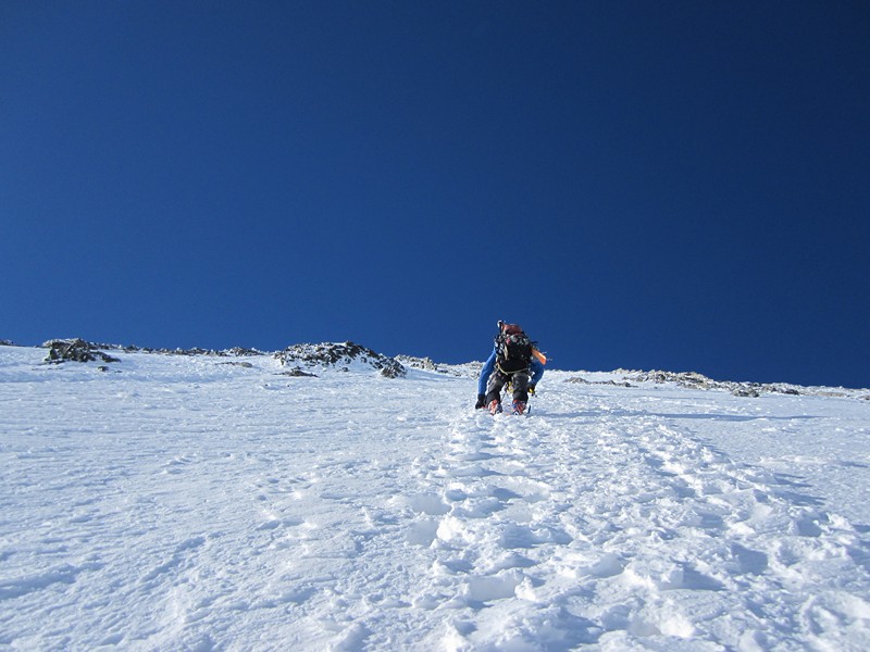 Dans la montée : La cordée nous précédant
