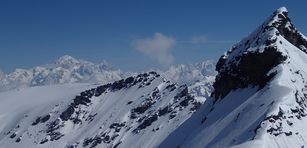 Sassière : Un coup d'oeil au Mont Blanc skié lundi