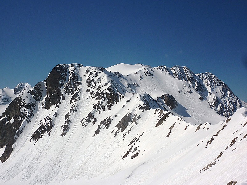Aiguille Noire : La neige a l'air de bien se tenir!
