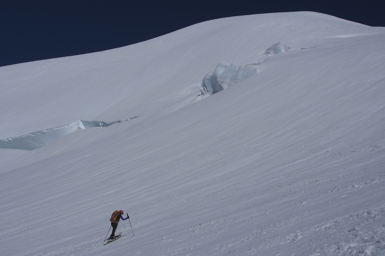 Vers 3500 m : Les dernières pentes sous le Dôme.
