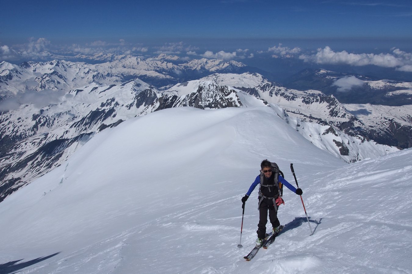 Aux abords du sommet : Avec en arrière plan le Beaufortain.