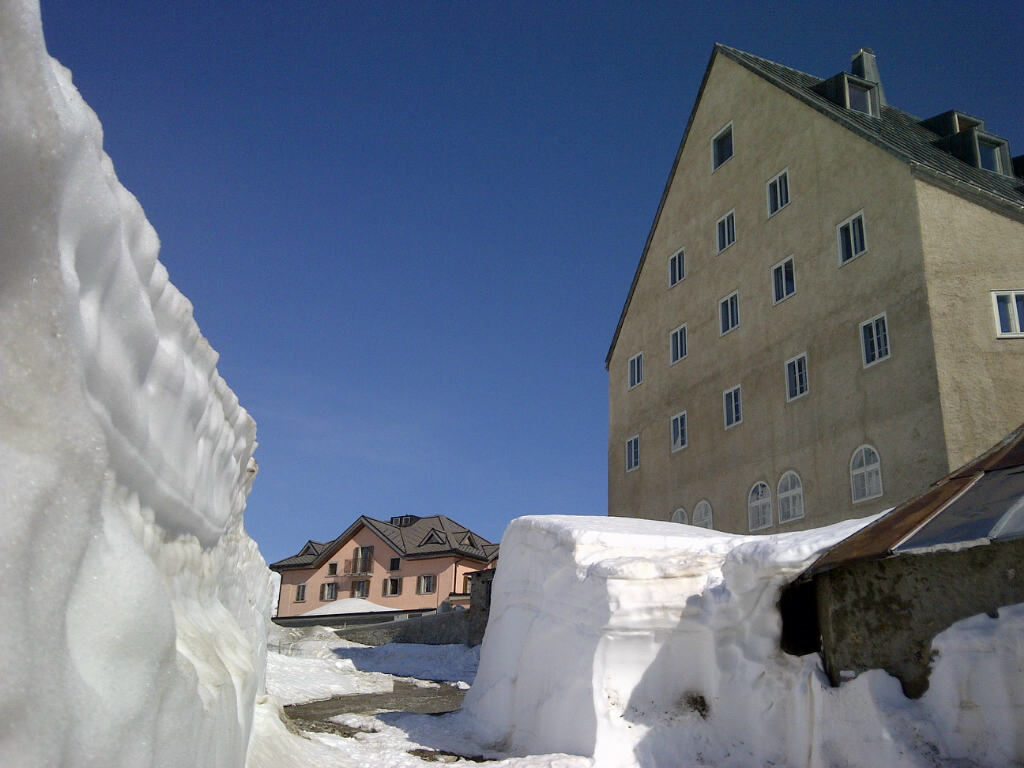 Hospice du Gothard : Hébergement et restauration (bon, le café est à 3,80 Fr...)