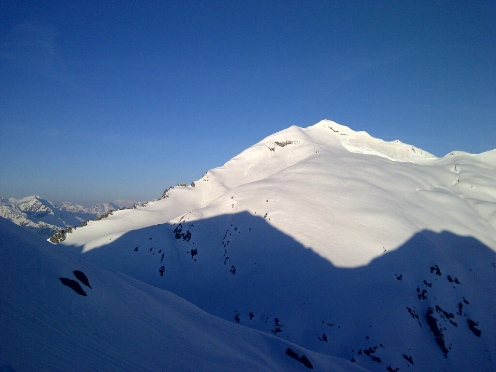 Lucendro : C'est là en face, et ça a de la gueule.