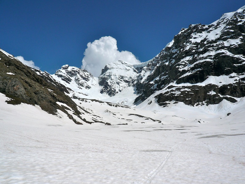Glacier inférieur du Vallonnet : vue sur le col du Greffier