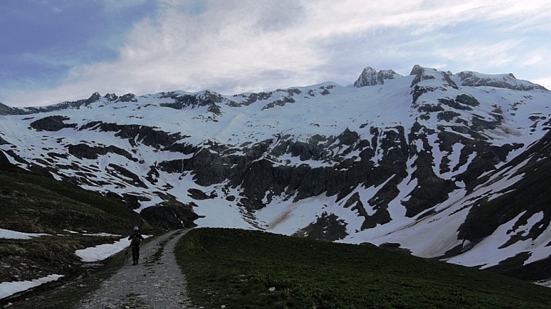 Aiguille des Glaciers : Au départ, vue sur l'ensemble de l'itinéraire