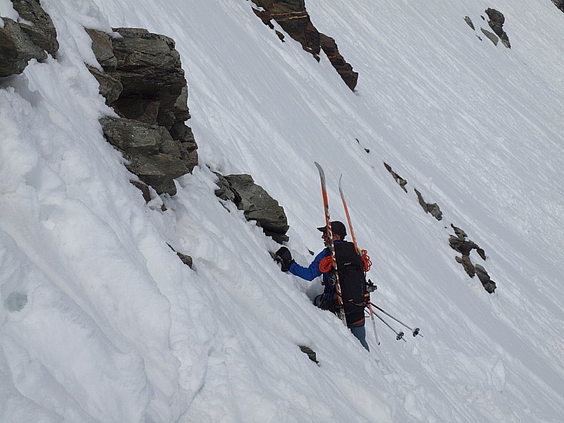 Collet 2993 : La sortie, de l'autre côté du Glacier du Borgne. Ça brasse dur!