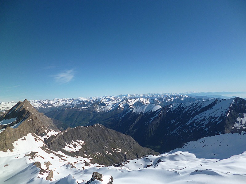 Vue du sommet : Bien dégagé vers le nord ce matin (ce ne sera plus le cas à Rocca Rossa).