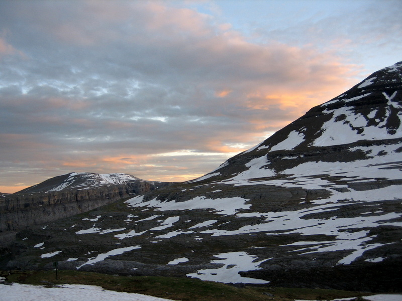 à goritz : de la neige et un coucher de soleil