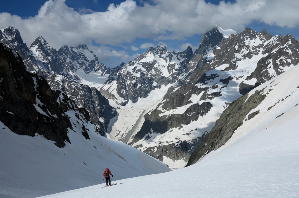 Sur le Gl. Jean Gauthier : Entre 3300m et 2800m, neige correcte