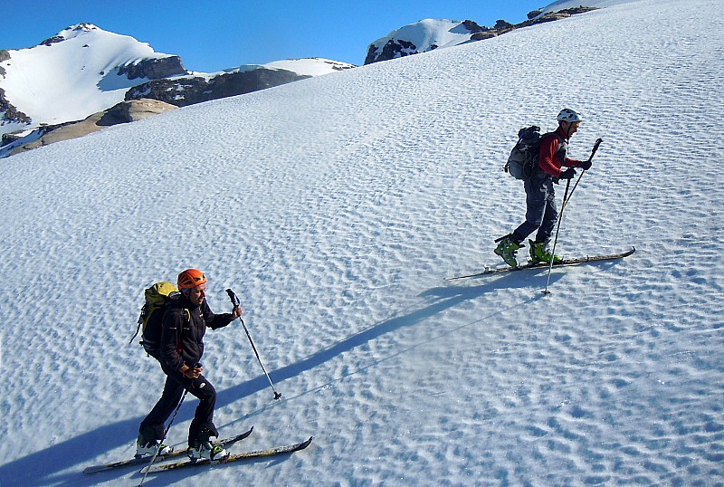 Glacier Ferrand : Thomas et Bernard arrivent à leur tour.