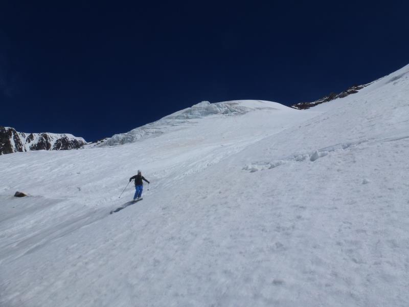 Lee Blanche face N : quelques crevasses apparentes, dans le bas de la face