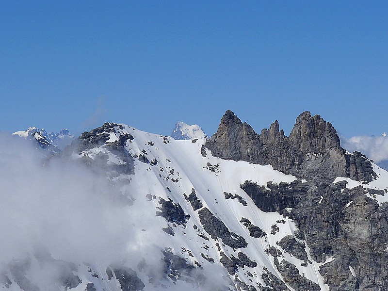 Entre Pelvoux et Meije : la Barre des Écrins.