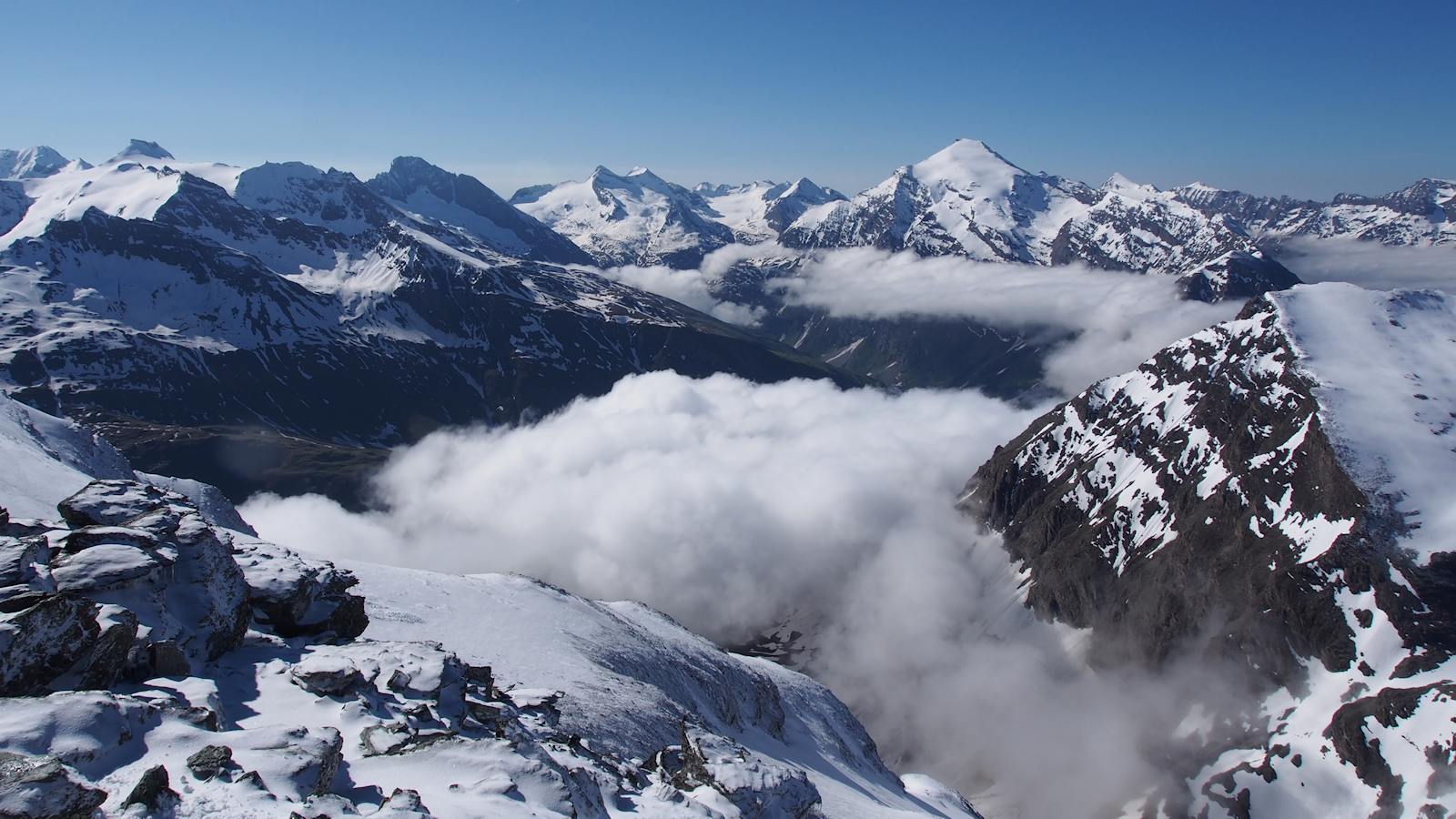 #20 Du sommet : Vue vers le Sud. Du sommet : Vue vers le Sud.