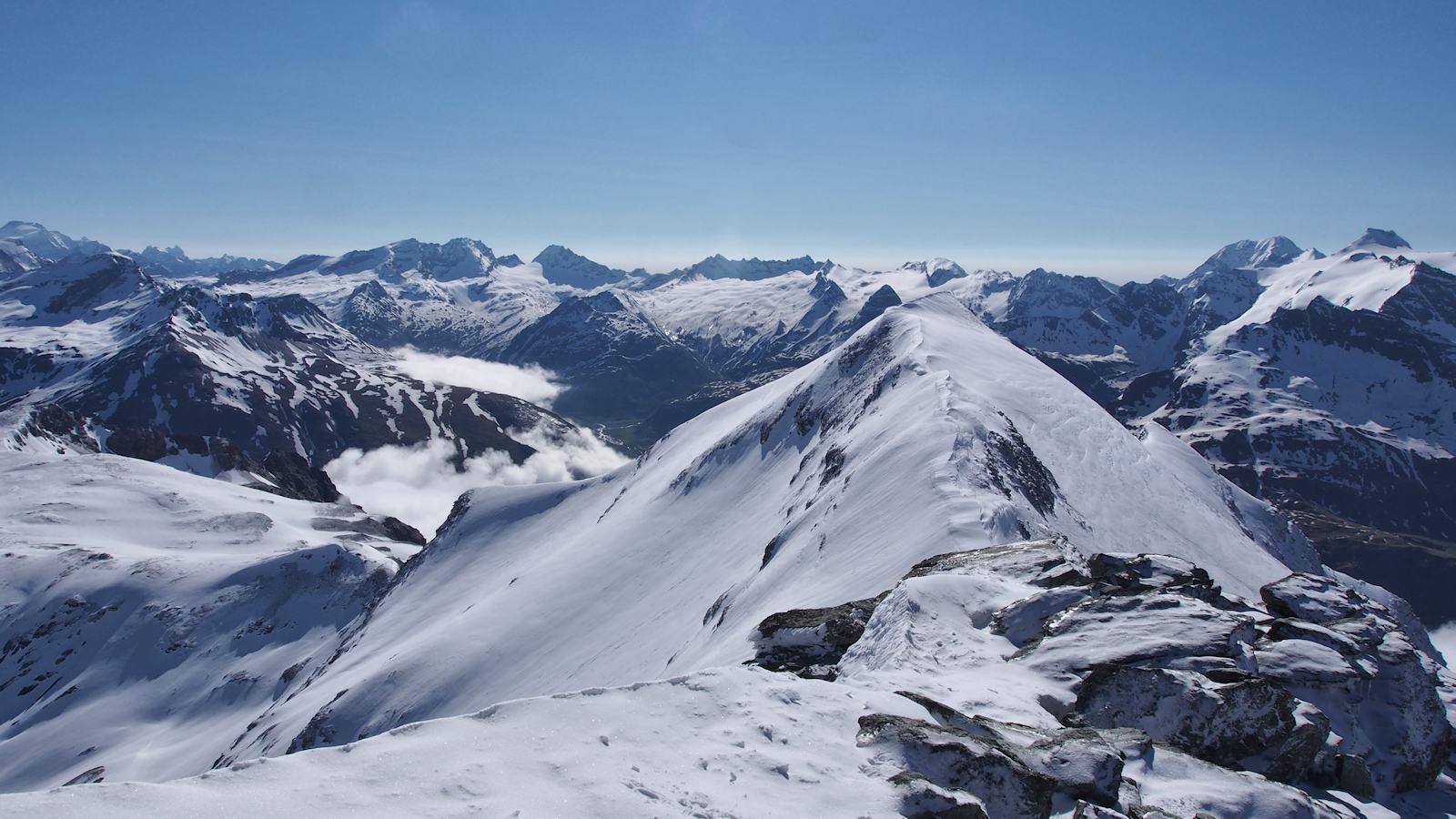 #19 Du sommet : Vue vers l Du sommet : Vue vers l'Est.