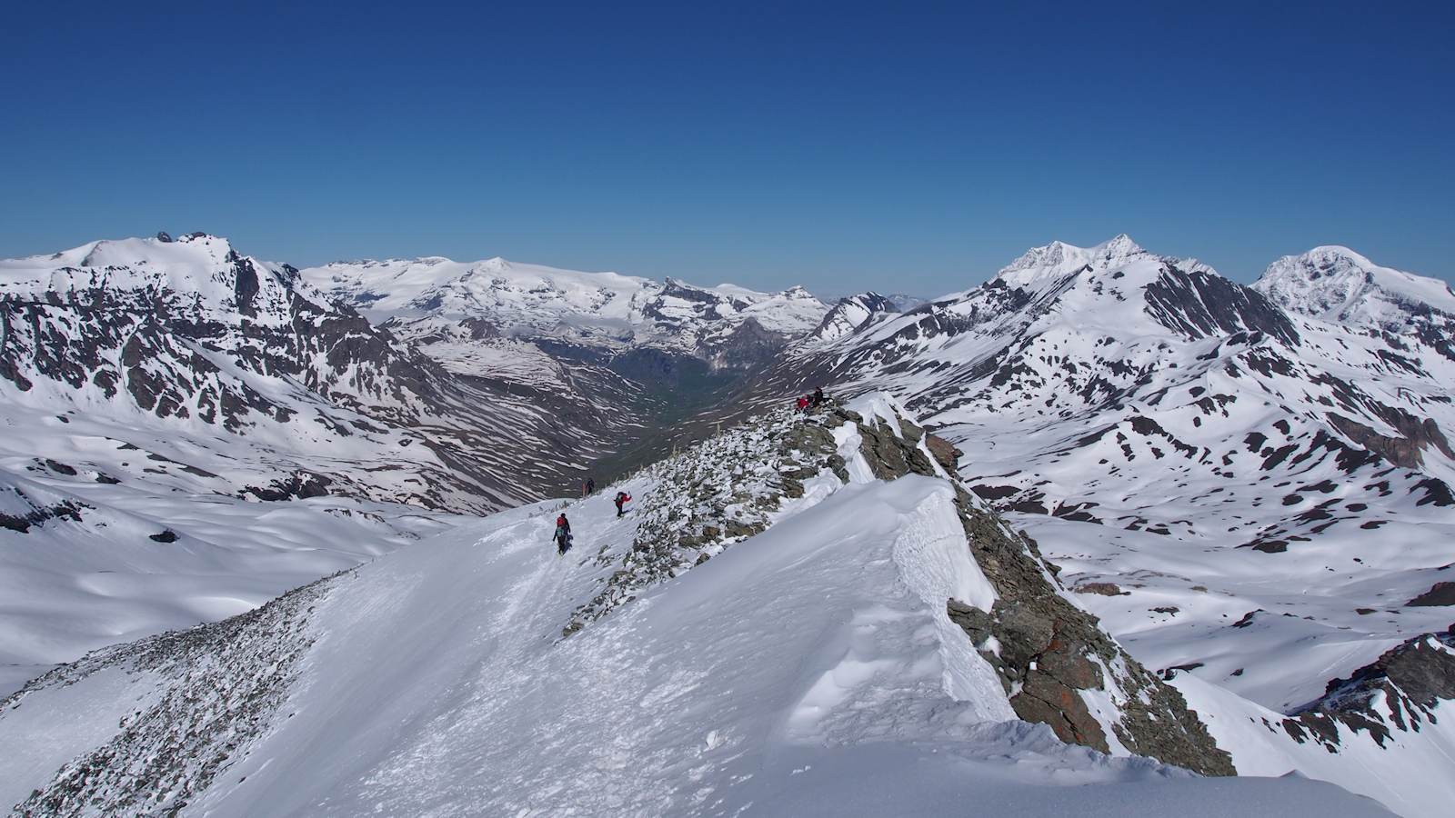 #18 Du sommet : Coup d Du sommet : Coup d'oeil sur les derniers mètres gravis.
