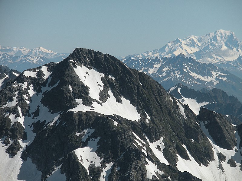 Bec d'Arguille et Mont-Blanc : Présents pendant toute la montée au Rocher Blanc