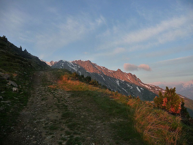 Le Mont Rond : Soleil levant sur le Mont Rond
