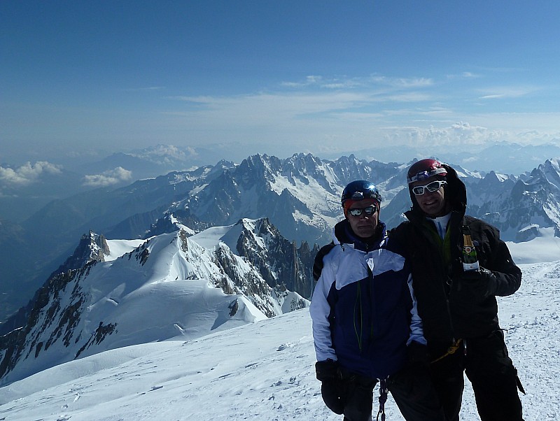 les protagonistes : les seuls skieurs (des 3 monts) du jour au sommet !