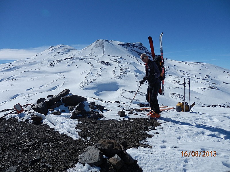 Sommet : Yves arrivant au sommet du Cerro Pirigallo