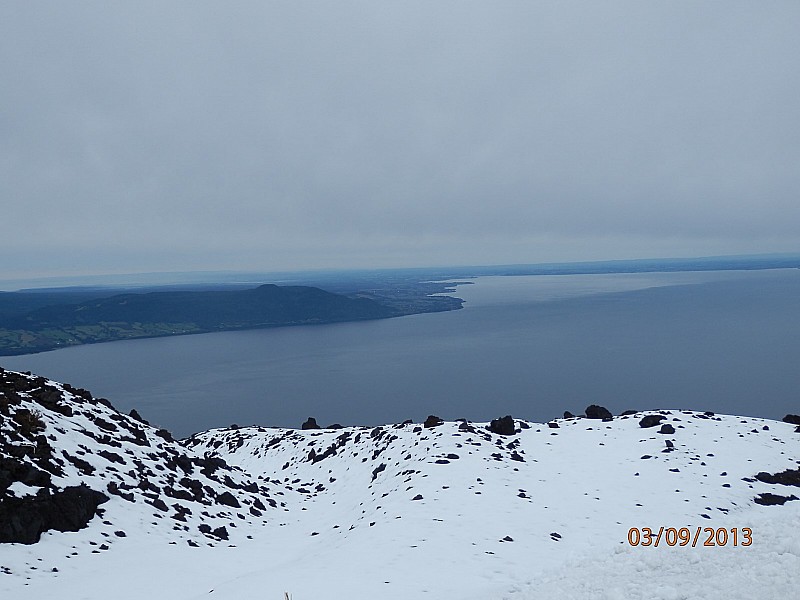 Coulée de lave du volcan : Osorno et le lac Llanquihue