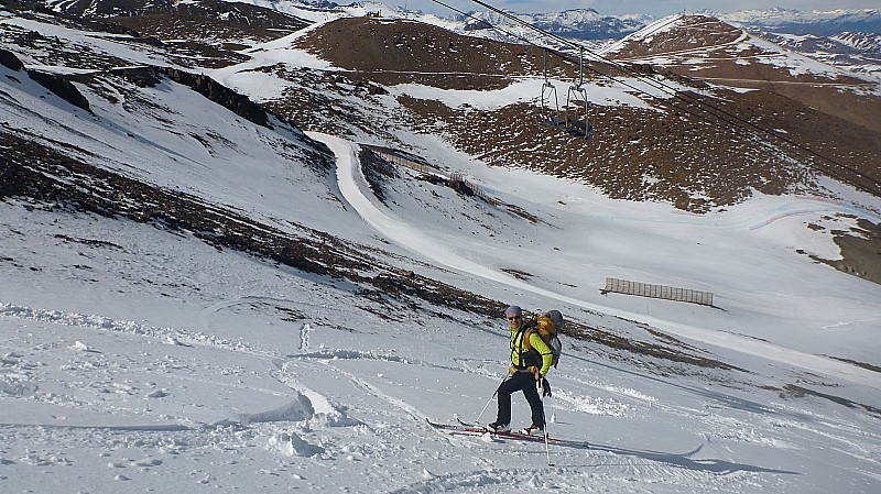 Didier en cours d'ascension à : mi-domaine skiable de la Parva
