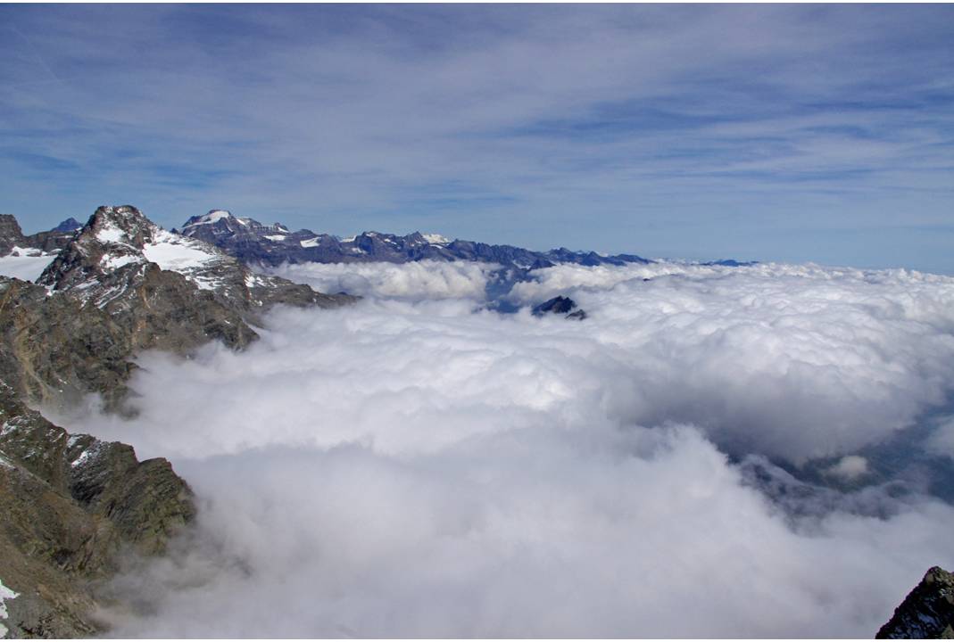Nebbia sur le Lanzo : Il arrive que la Plaine du Pô et les vallées adjacentes soient sous la nebbia! Planant!
