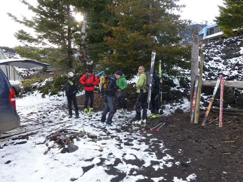 Préparatifs : Le groupe au départ du centre de ski de Chacay