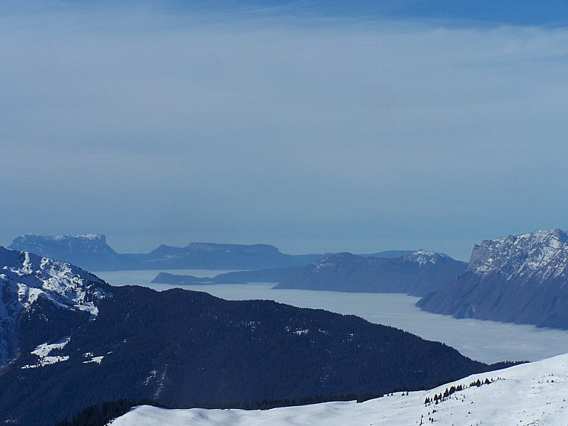 Pointe de la Grande Combe : Mer de nuage sur la combe de Savoie.