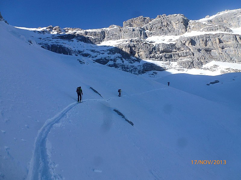 #3 La Tournette Vol et Skis : sous le col La Tournette Vol et Skis : sous le col