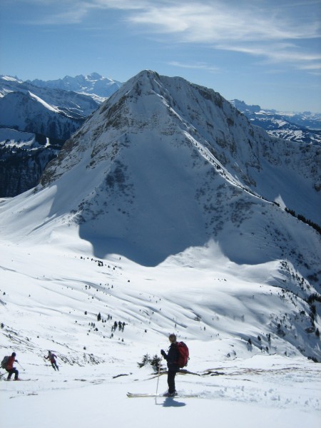 Pointe Nantaux : La Pointe de Nantaux avec le Mont-Blanc au fond depuis le sommet de la face Sud.