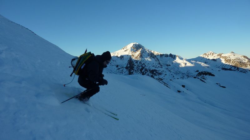 poupoudre devant le Cheval Noir